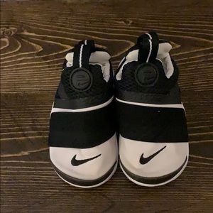 White and Black Nike’s